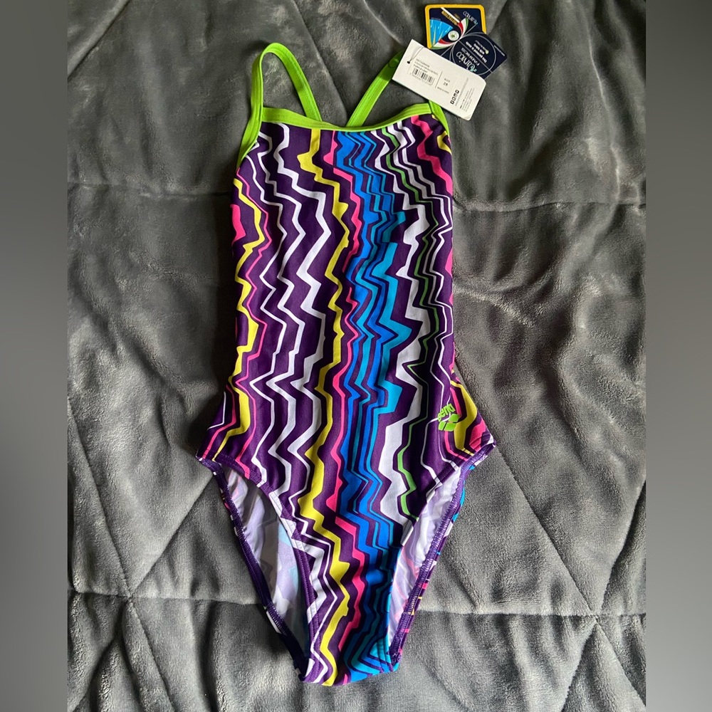 Women’s arena practice suit with tags, size 28